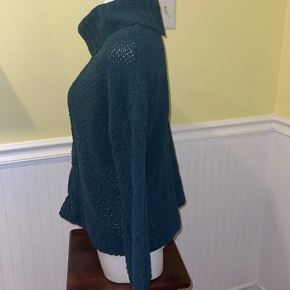 Seven7 ladies Shaker cowl neck long sleeve sweater. Dark green. Large.